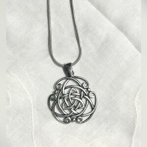 VTG Solid Sterling Silver Celtic Trinity Triquetra Pendant w/24” Sterling Chain